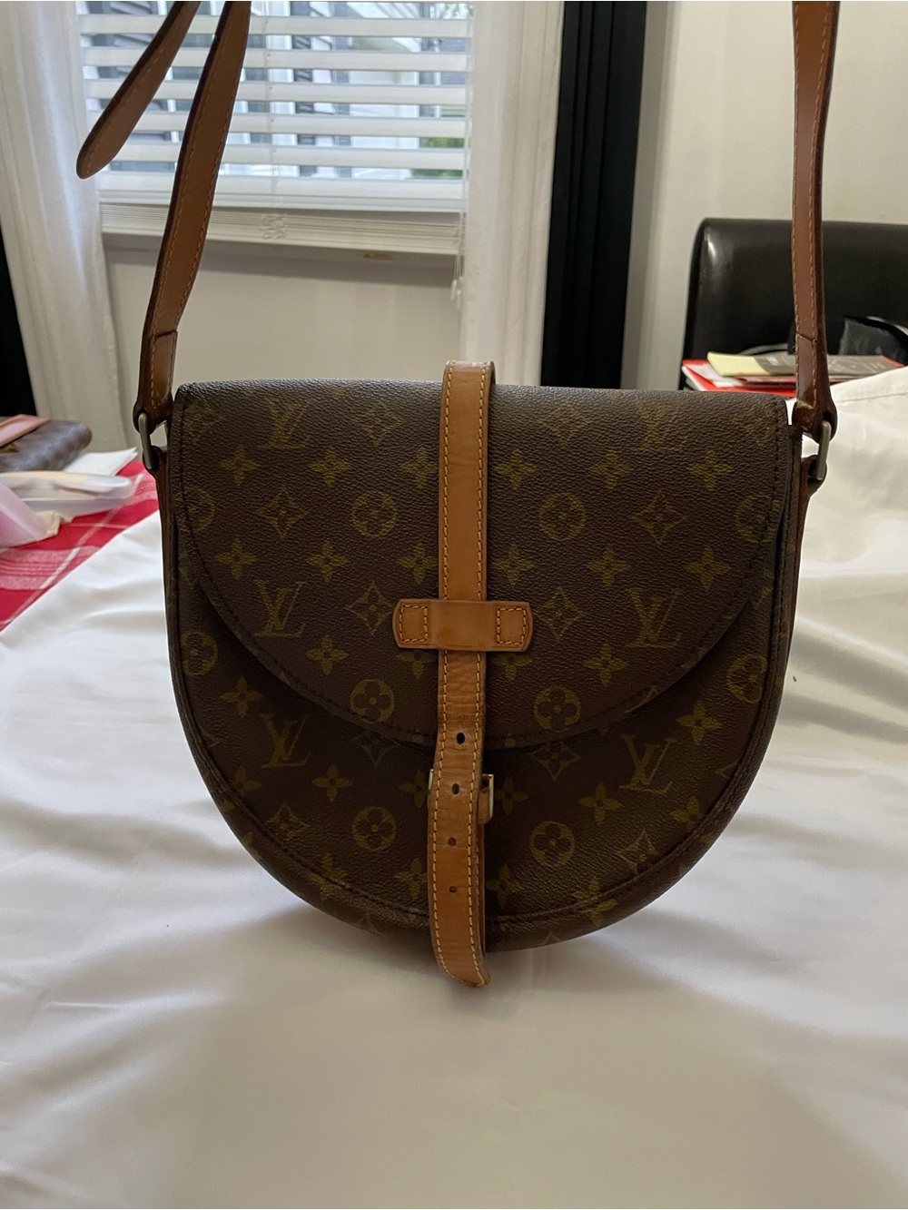 ✅AUTHENTIC✅LOUIS VUITTON CHANTILLY GM CROSSBODY BAG - Picture 3 of 9